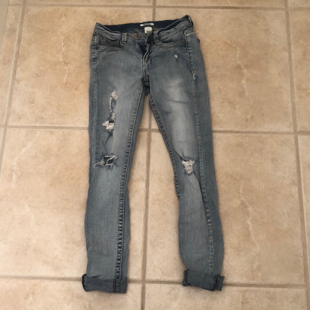 Ripped Cropped Skinny Jeans